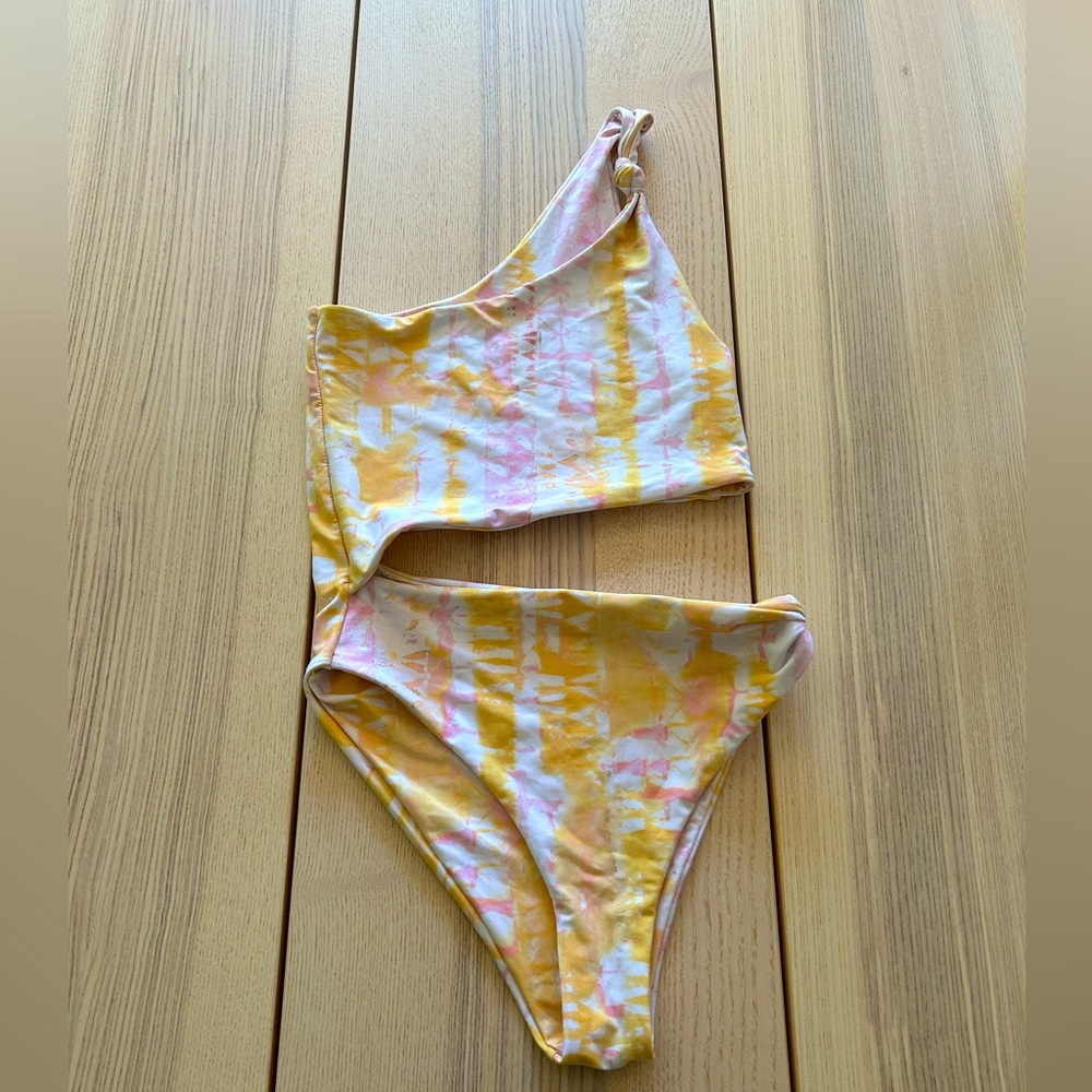 Skatie One-Shoulder Tie-Dye Bikini in Yellow and Pink